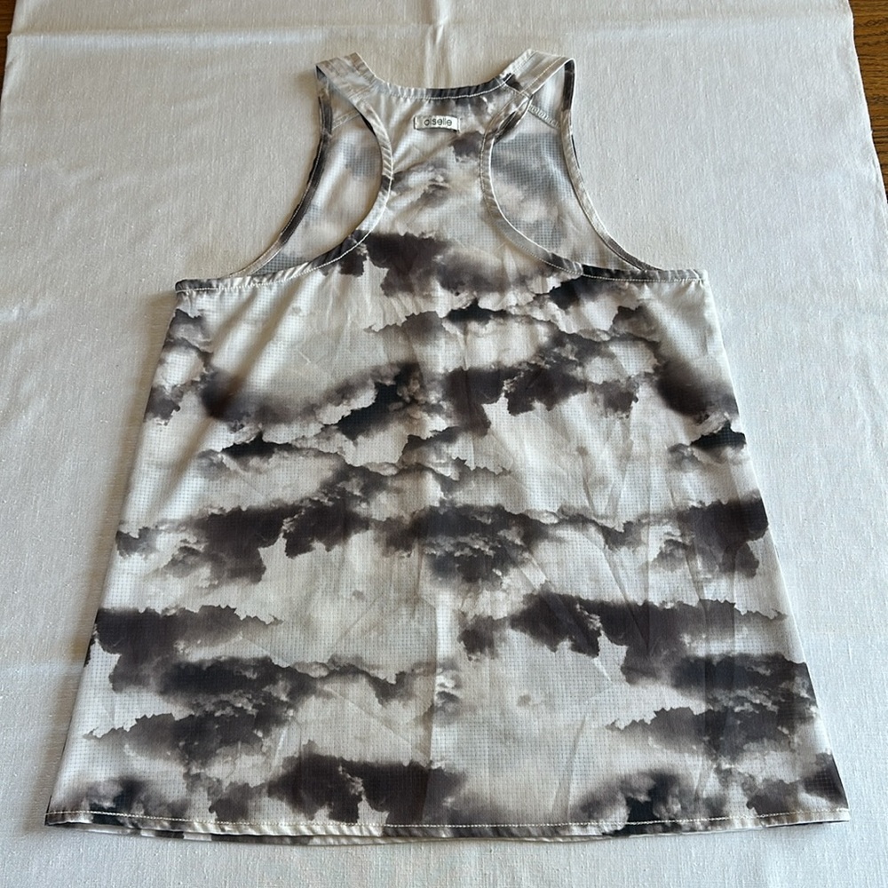 oiselle Passport Racerback Tank Storm Clouds Print 4 - Picture 3 of 6